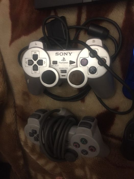 Приставка Sony PlayStation-2 и 4 джойстика
