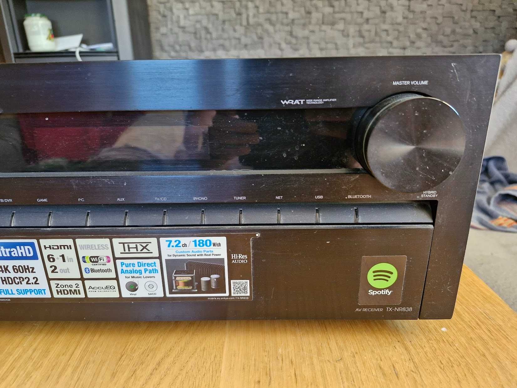 Amplituner kina domowego Onkyo TX-NR 838
