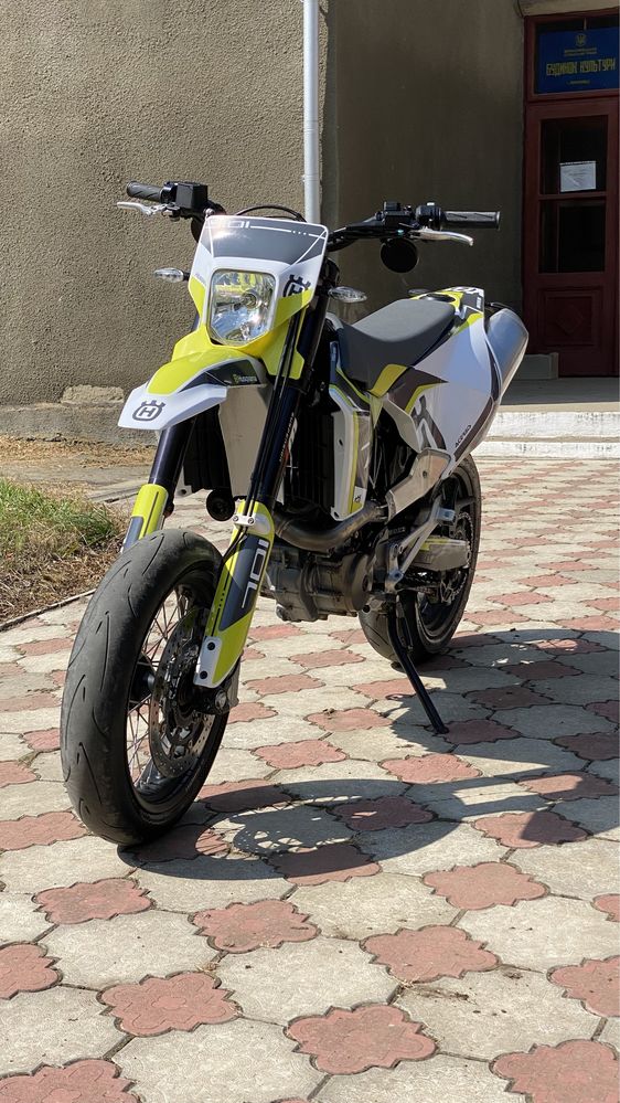 Husqvarna 701 2022