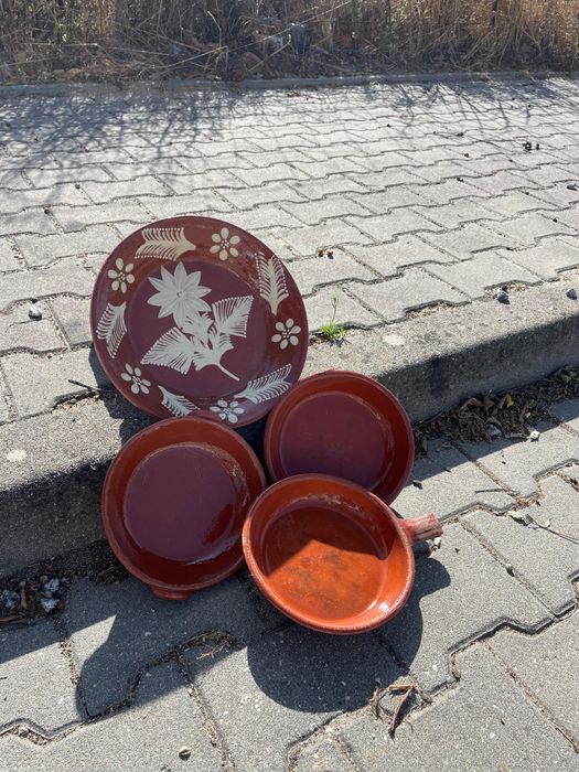 Cojunto de pratos tradicionais portugueses