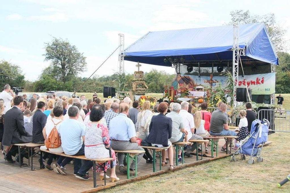 JBL VRX 932LAP + 918SP + Zadaszenie sceny + Podesty +GRATISY