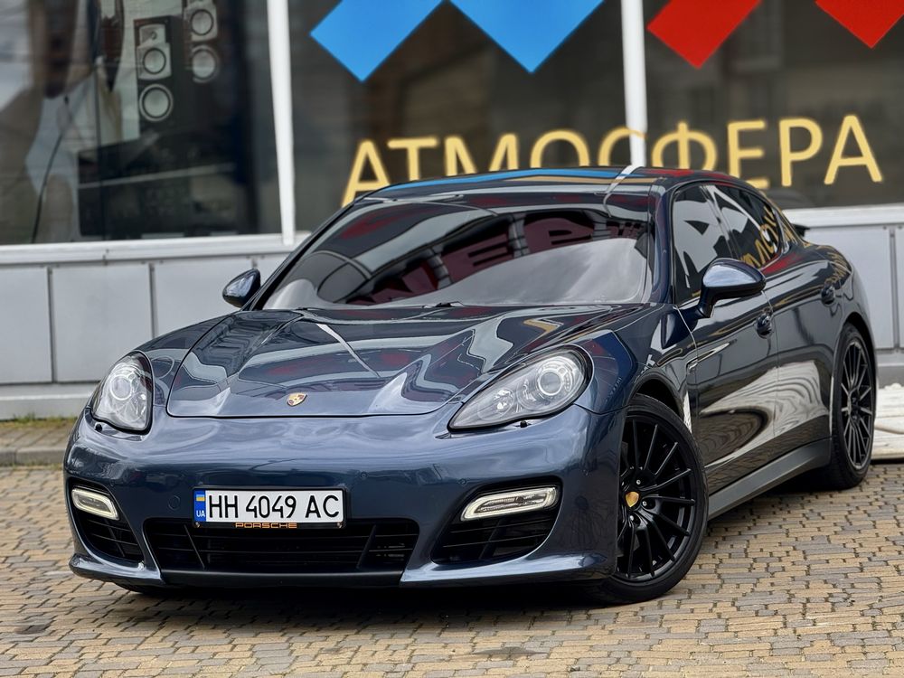 Porsche panamera GTS 4.8 2012