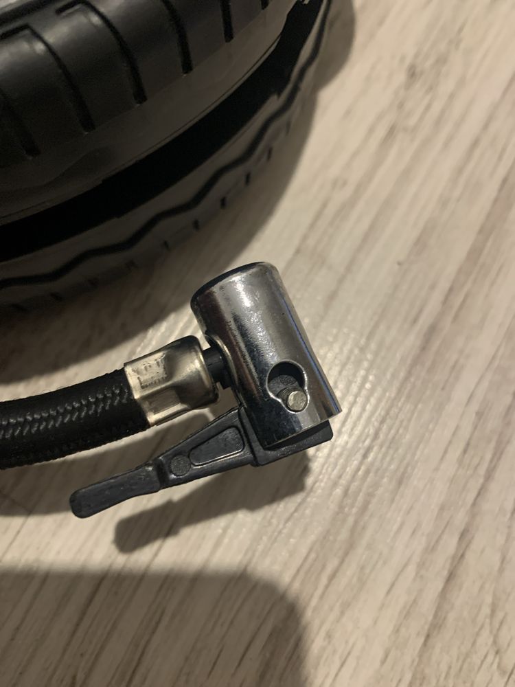 Kompresor Bottari 12v z manometrem nowe.