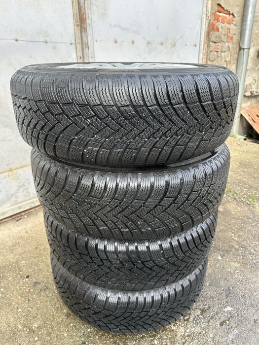 Нові шини на дисках r15