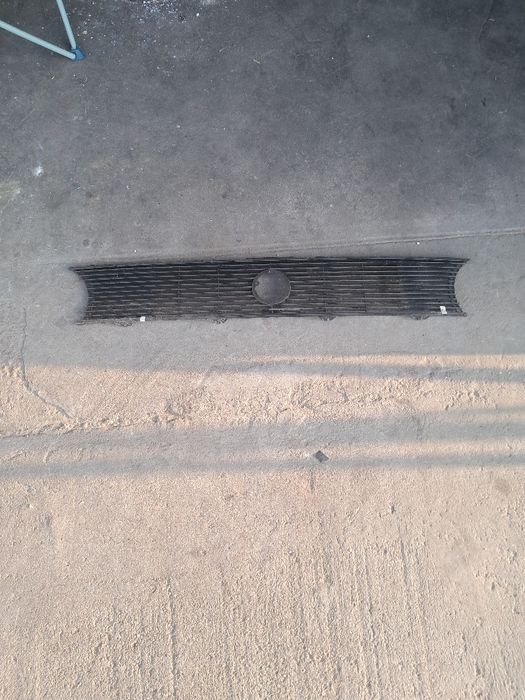 Grill atrapa volkswagen Golf mk1