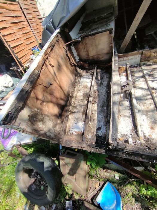 Łódka wędkarska kabinowa