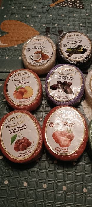 Mydełka peelingujace w gąbce