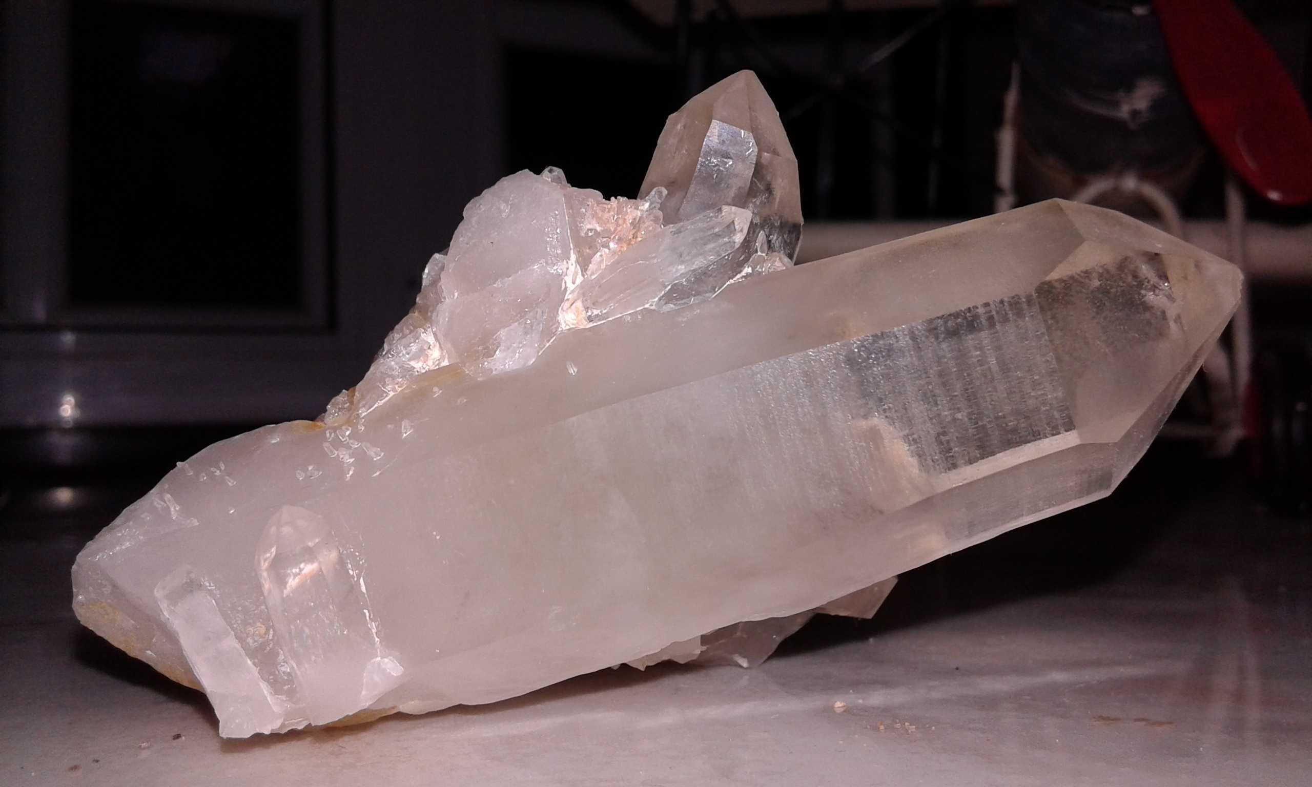 Cristal Quartz com aglomerado.