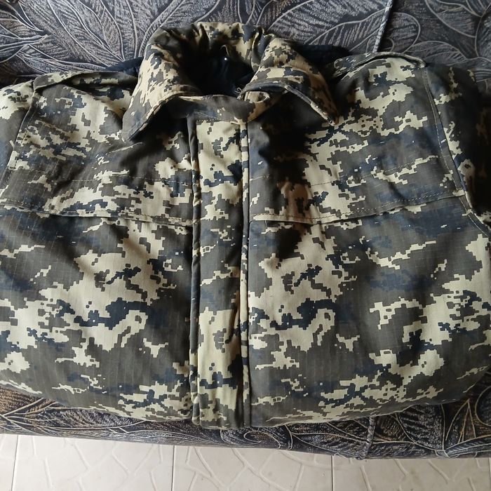 продам бушлат.практично новий