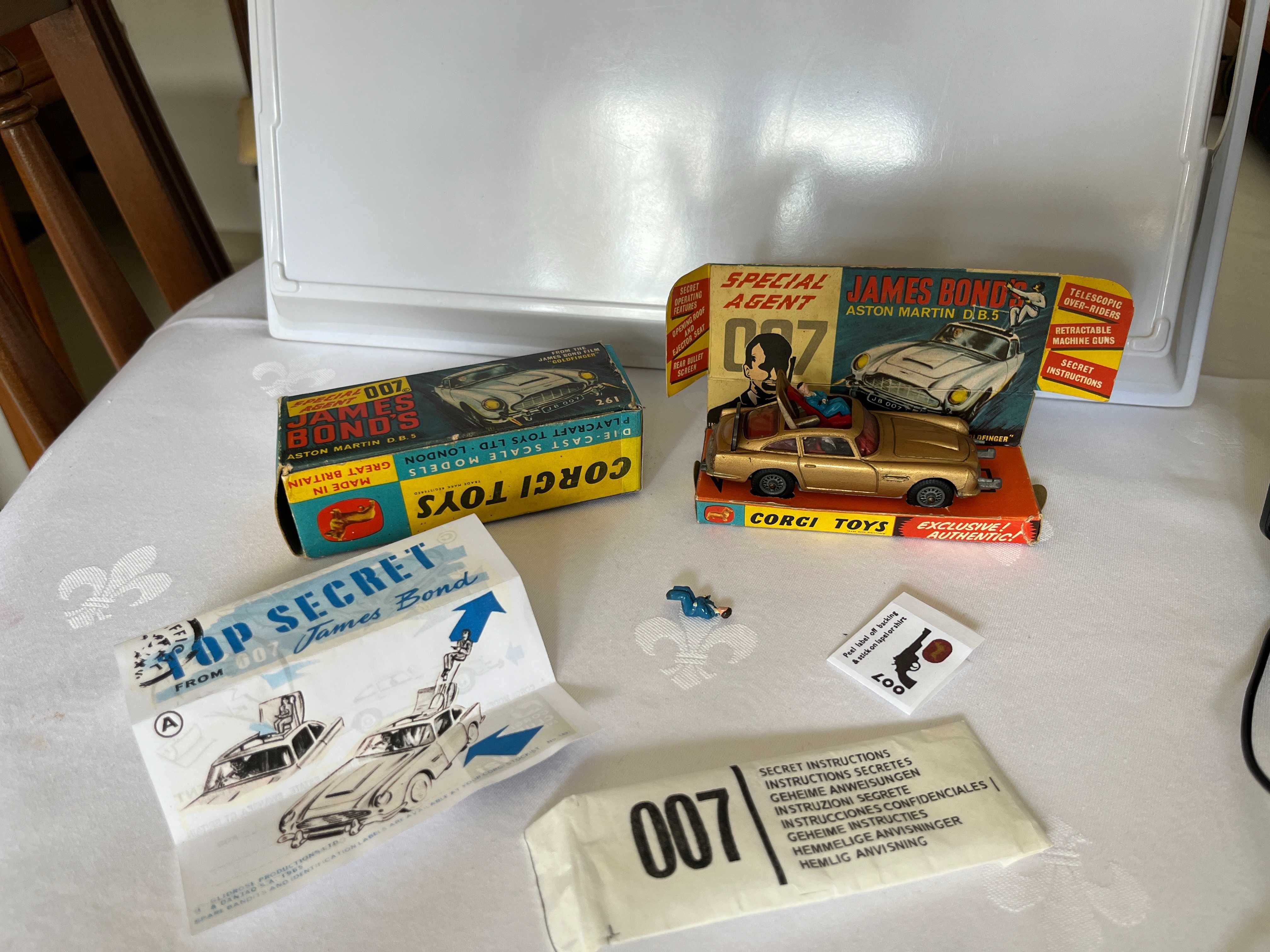 261 Corgi Toys – Aston Martin DB5 007 Original (made England), c/caixa
