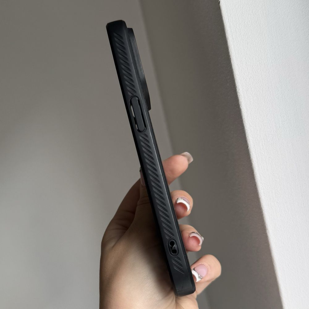 Oryginalny case Spigen Iphone 14 pro