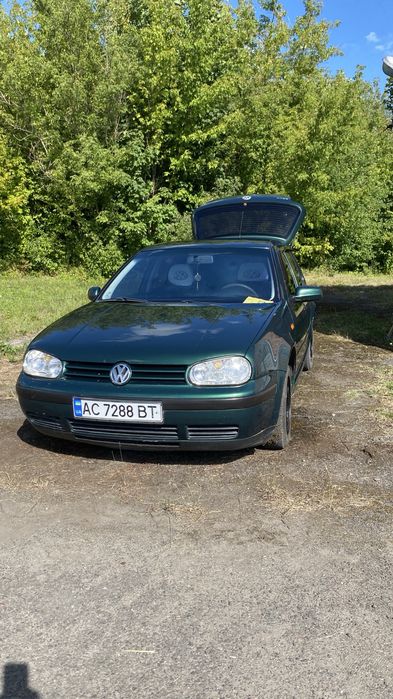 Volkswagen Golf 4.  1,4 бензин