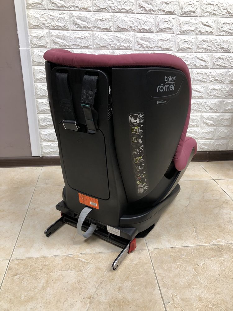 Автокрісло Britax Römer TRIFIX2 i-SIZE Група 1 (9-18 кг) Isofix