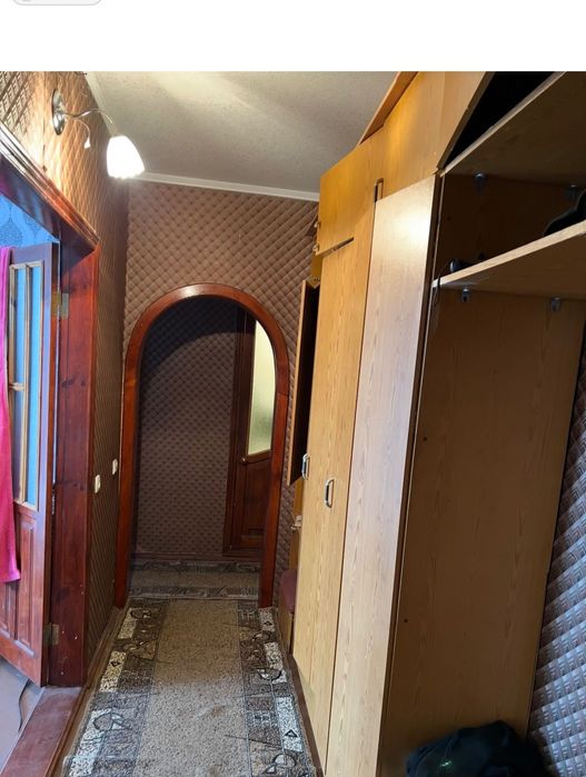 Продам квартиру Лозова