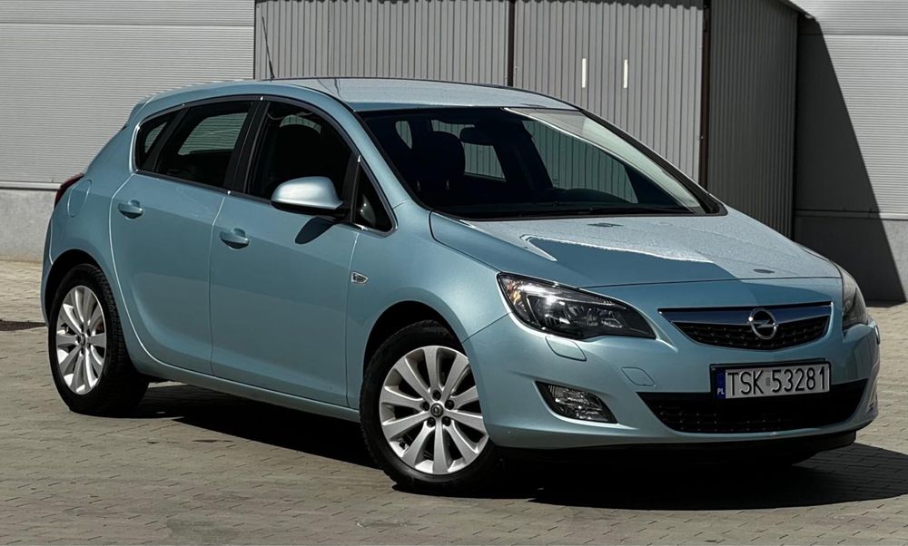 Opel Astra J IV 1.4 Turbo Benzyna Hatchback 2010r