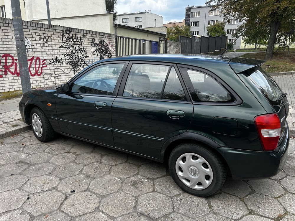 Mazda 323F automat, 120000km przebiegu 14 lat w jednej rodzinie