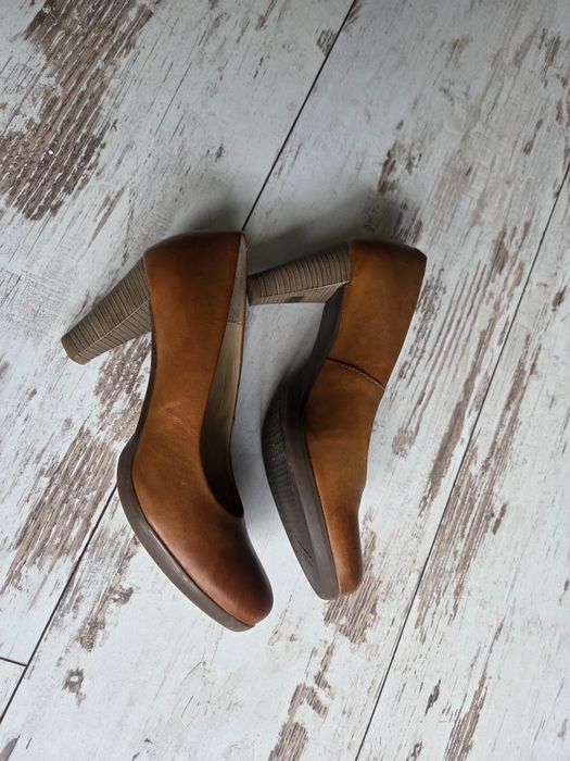 Czółenka, buty na obcasie r. 38 Lasocki stan bdb