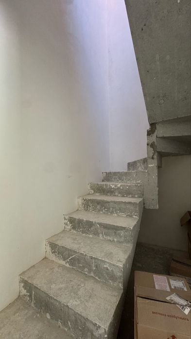 Таунхаус із чистовим наповненням у Стоянці біля рекреаційної зони