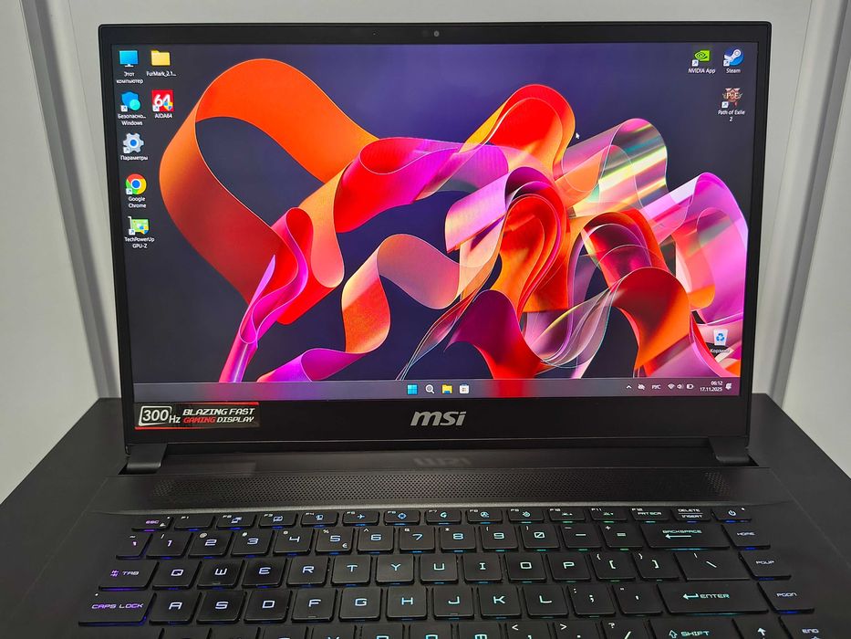 Игровой ноутбук MSI i7 32GB SSD 512GB RTX 2070 Super MaxQ 300Ghz RGB