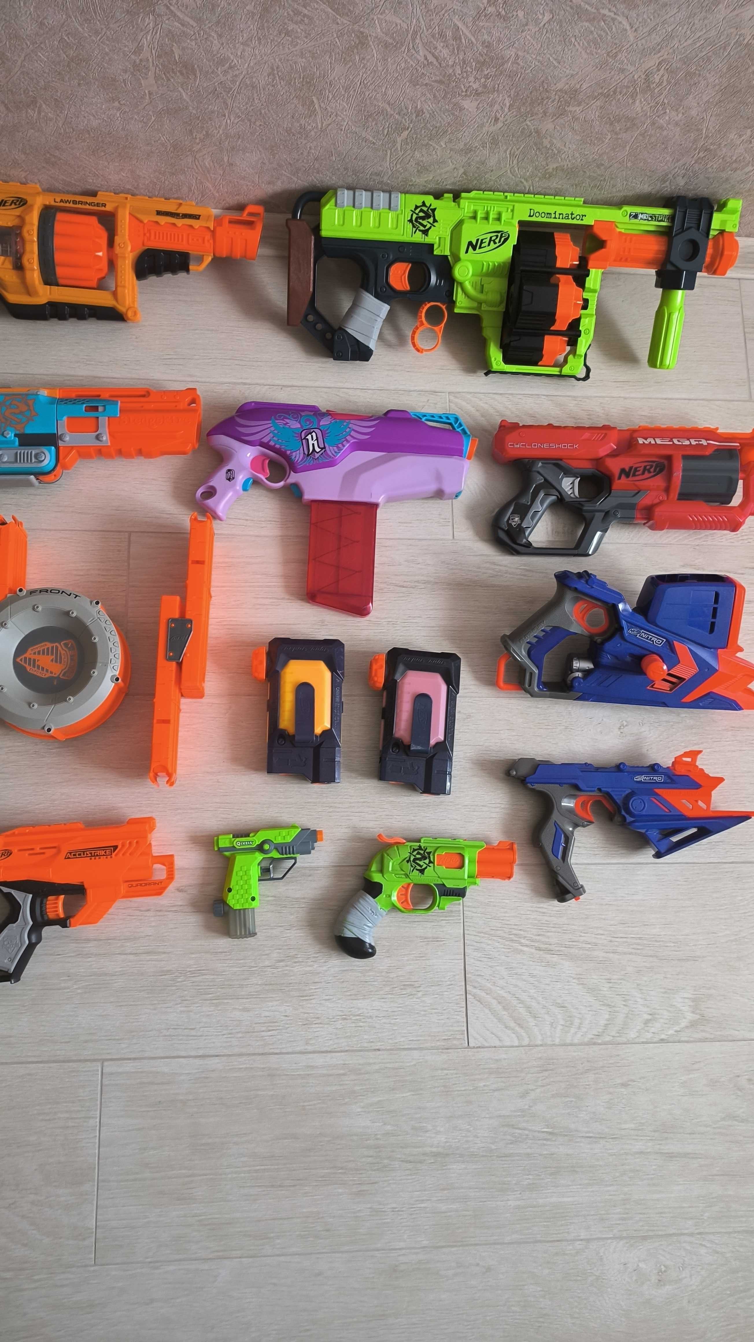 Бластери Nerf, SledgeFire, Doominator, Lawbringer