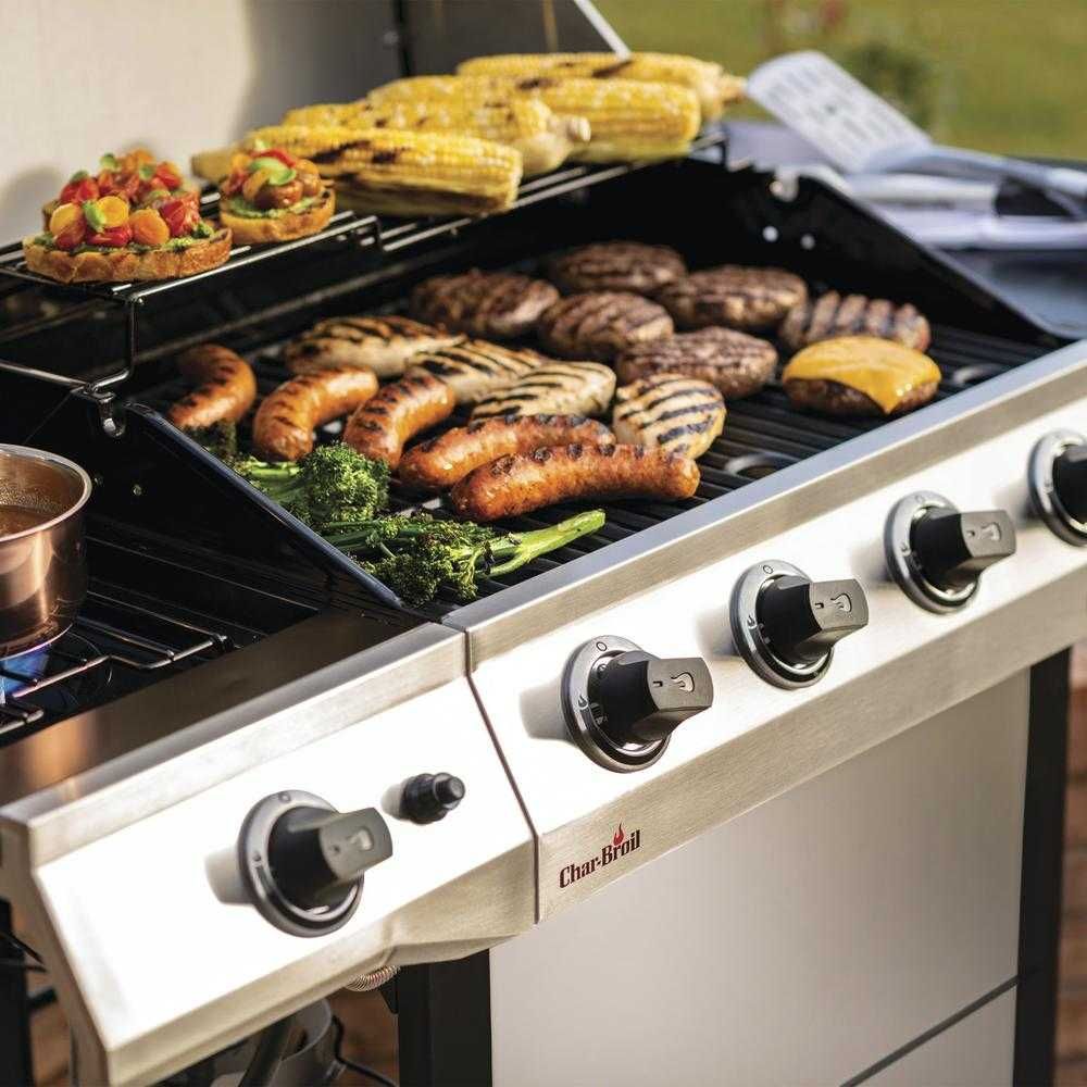 Grill gazowy 4 palnikowy CHAR-BROIL® plus gratis