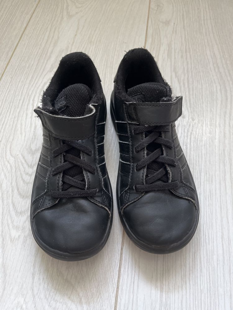 Кросівки adidas для хлопчика 30 р 18.5 см