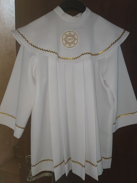 Alba komunijna dla chłopca.