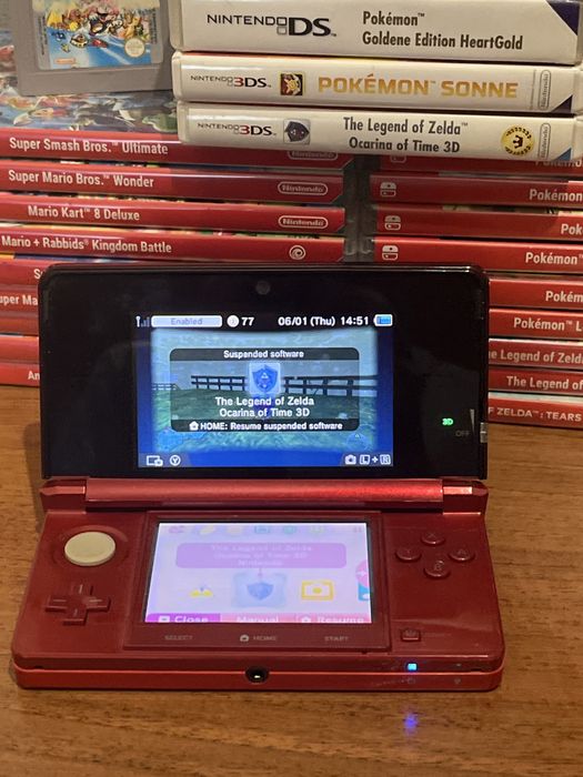 Nintendo 3ds red