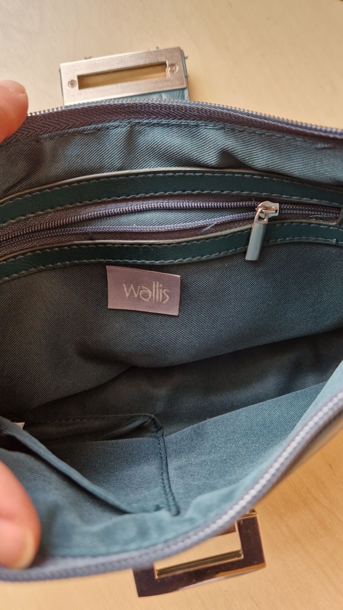 Mała torebka Wallis na pasku do ręki i na ramię