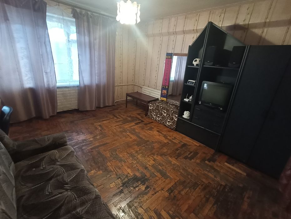 2к. квартира в центрі міста. Р-н Глінки.