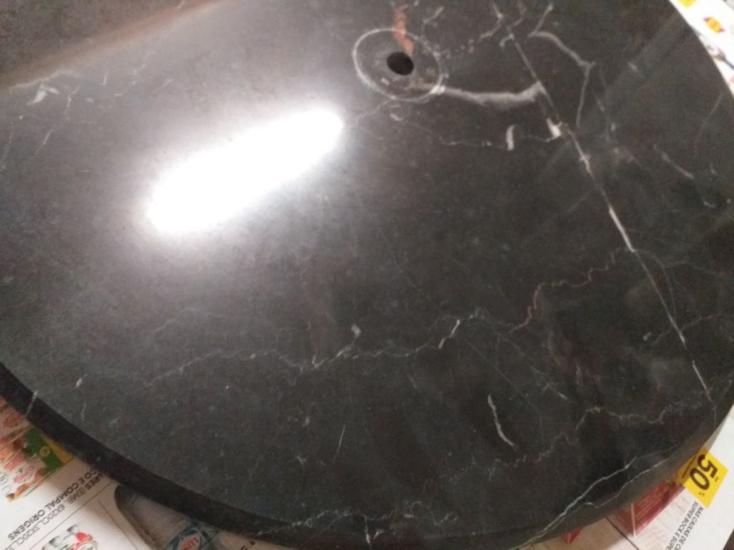 Última renovaçãoTampo pedra mármore preto genuíno36diam,em mão