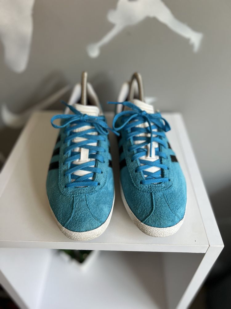 Оригінальні кросівки кроссовки Adidas Gazelle розмір:40-25 см