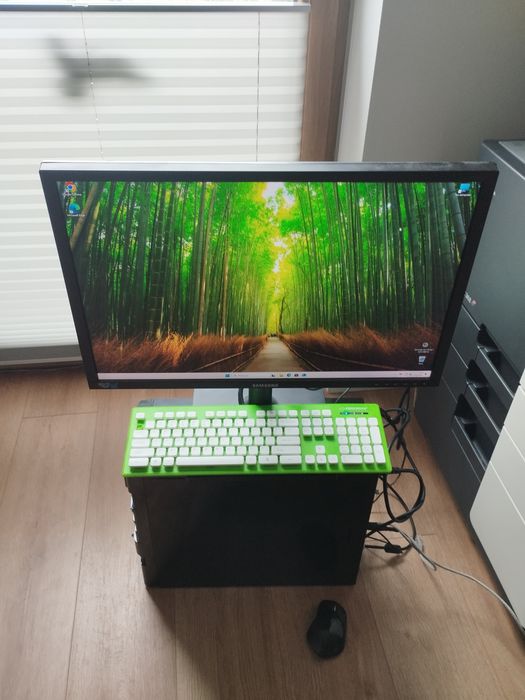 Komputer z monitorem 16gb ram, karta 2gb, dysk ssd 1,13gb, 8 rdzeni