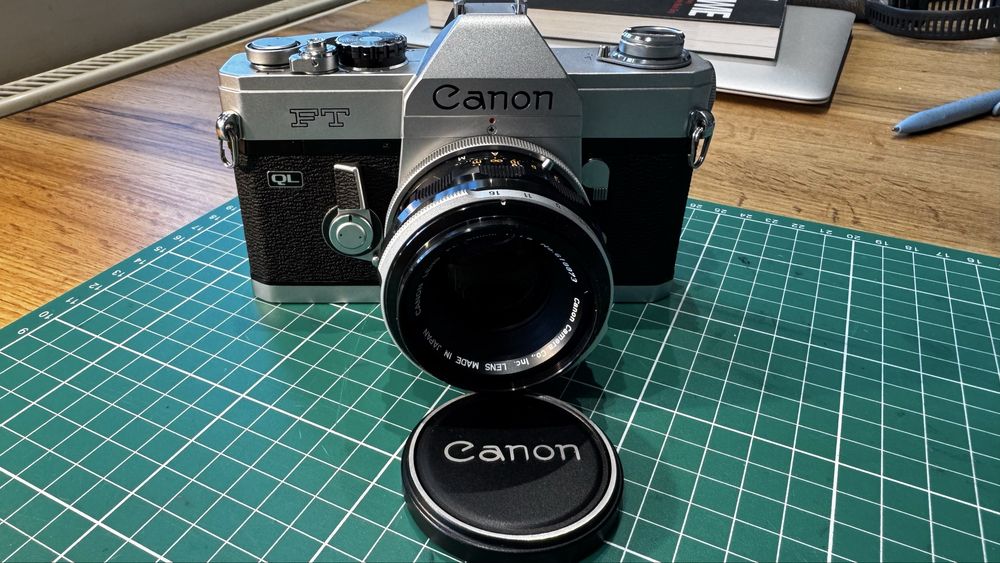 Canon FT-QL + FL 50 mm f/1.8 | analogowy SLR, quick load, stan idealny