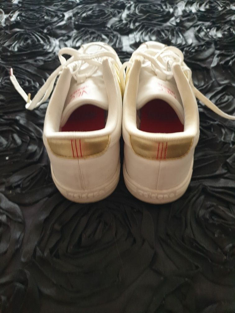 Ténis 38 adidas cor branco