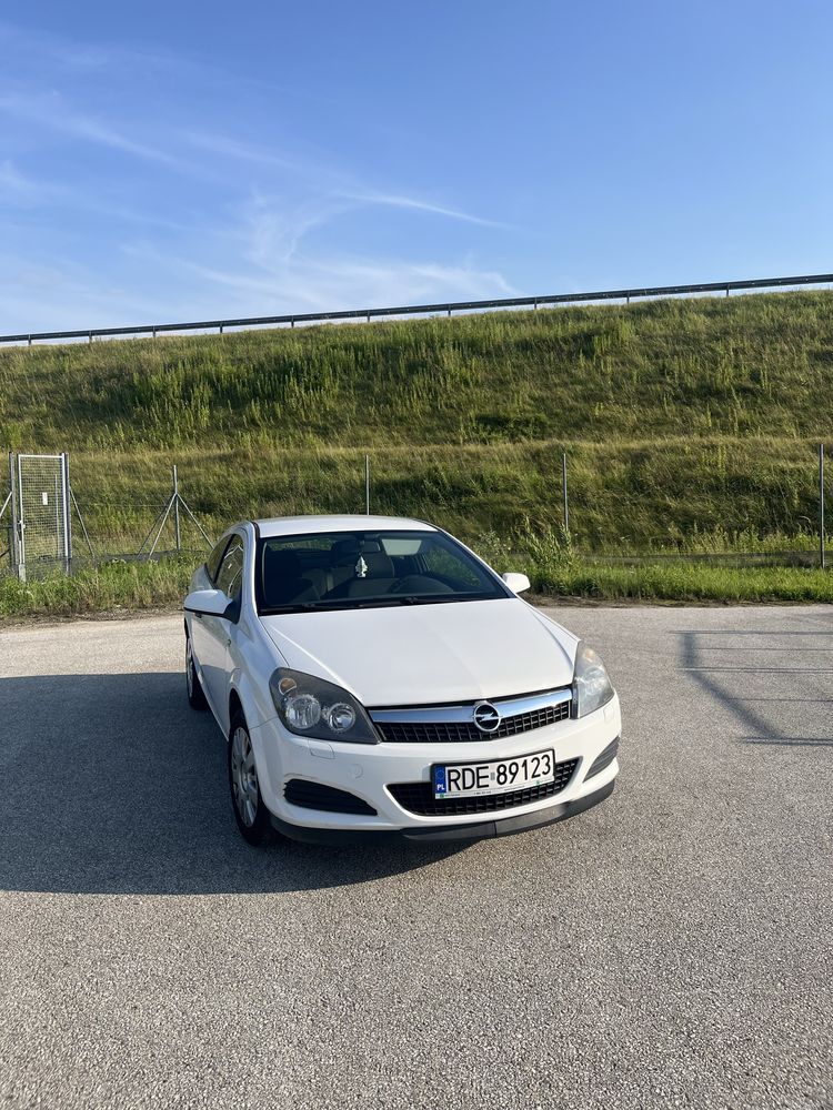 Opel astra h gtc