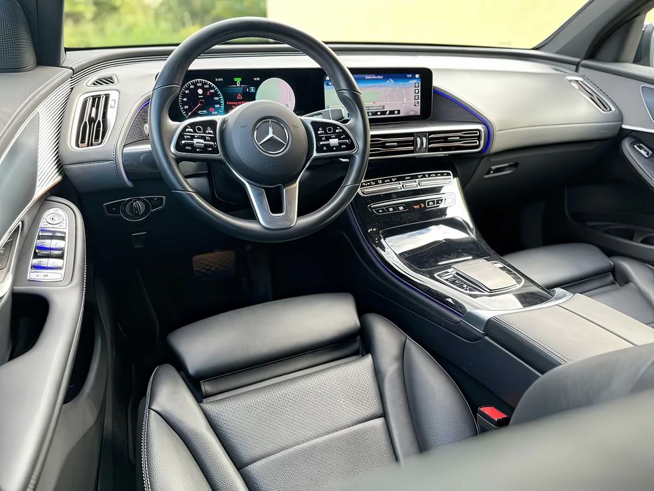 Mercedes-Benz EQC 400      2021