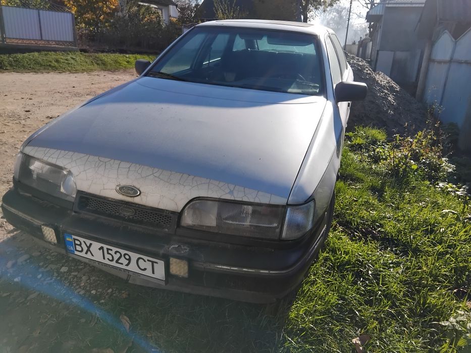 Продам машину форд