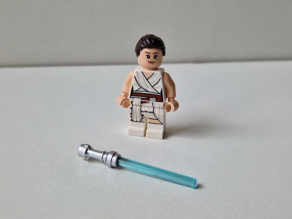 Figurka Lego Star Wars Rey - White Tied Robe sw1054