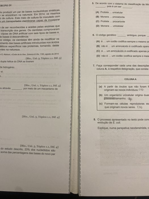 Livro com enunciados de exame de Biologia e Geologia
