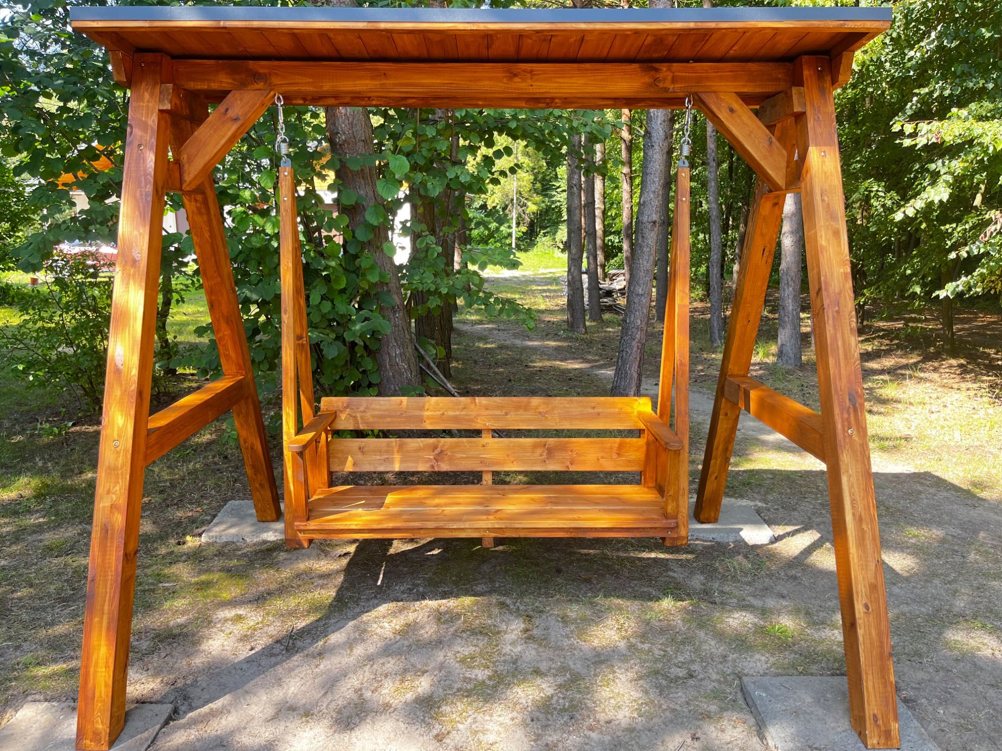 Huśtawka ogrodowa z drewna