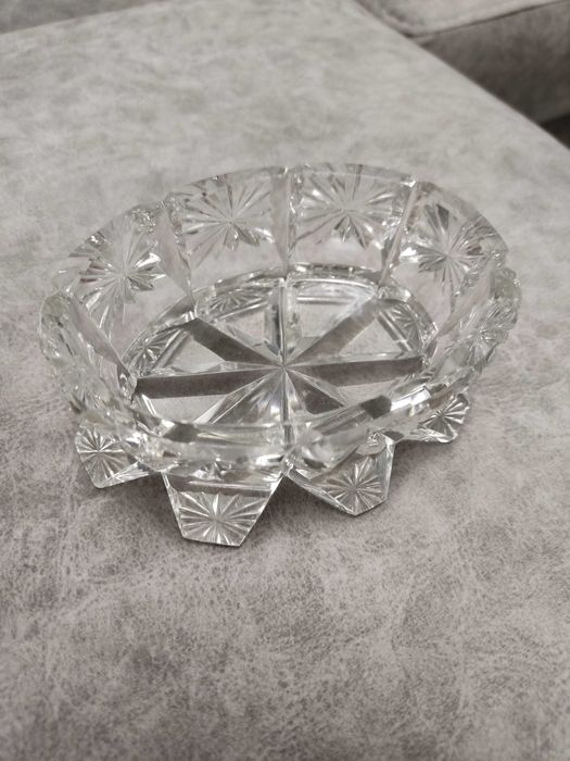 Продам хрустальную вазочку