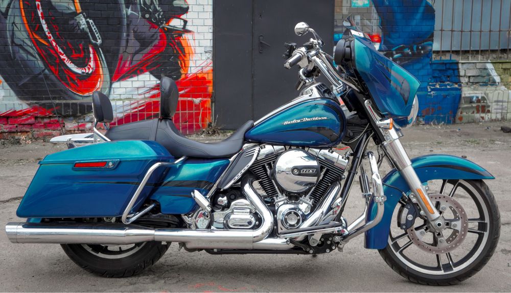 Мотоцикл Harley-Davidson FLHX street glide 1700cc