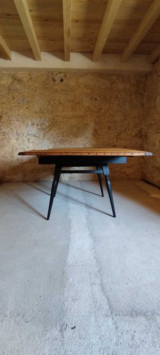 Mesa extensível de madeira