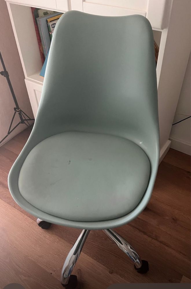 Cadeira escritorio verde azul agua rodas rodizios moderna nordica