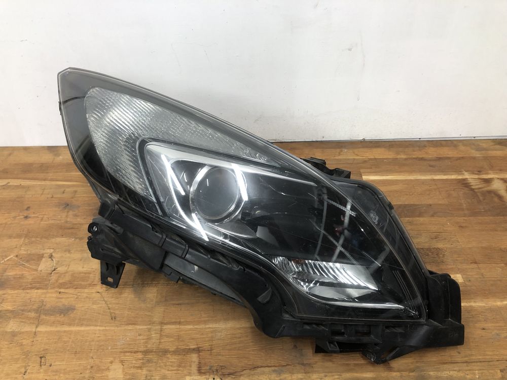 Opel Zafira C lampy przód prawa lewa