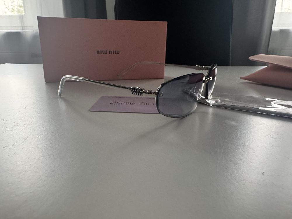 Okulary przeciwslonecze miu miu