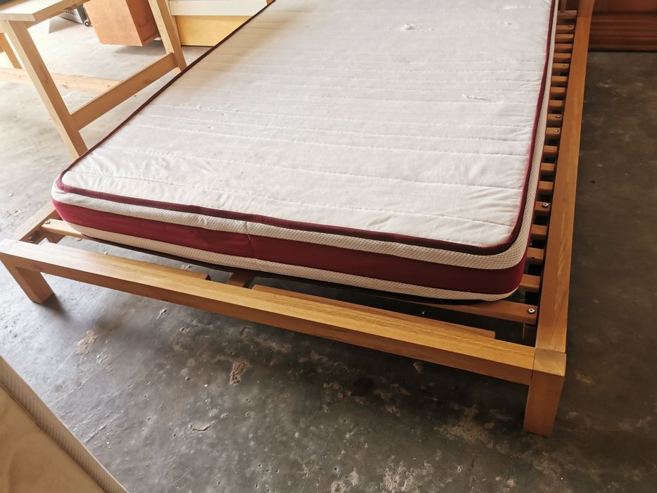 Cama estrado colchão 160x200