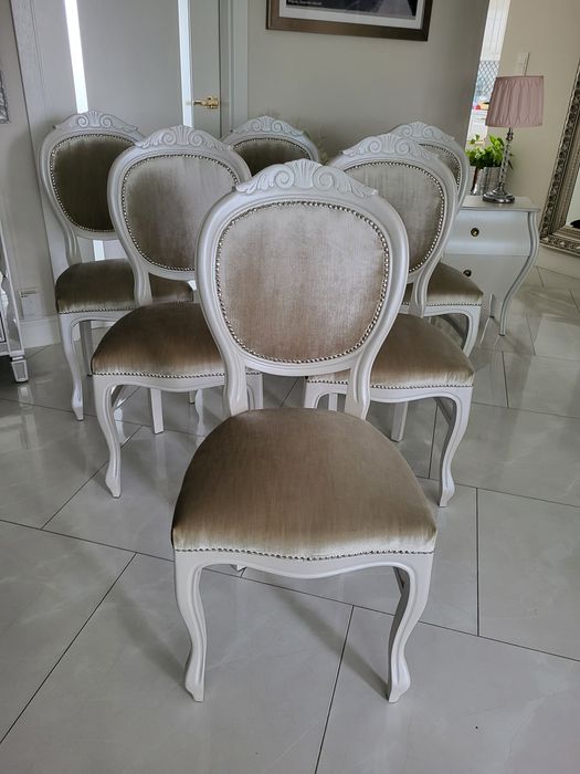 Komplet krzeseł do jadalni