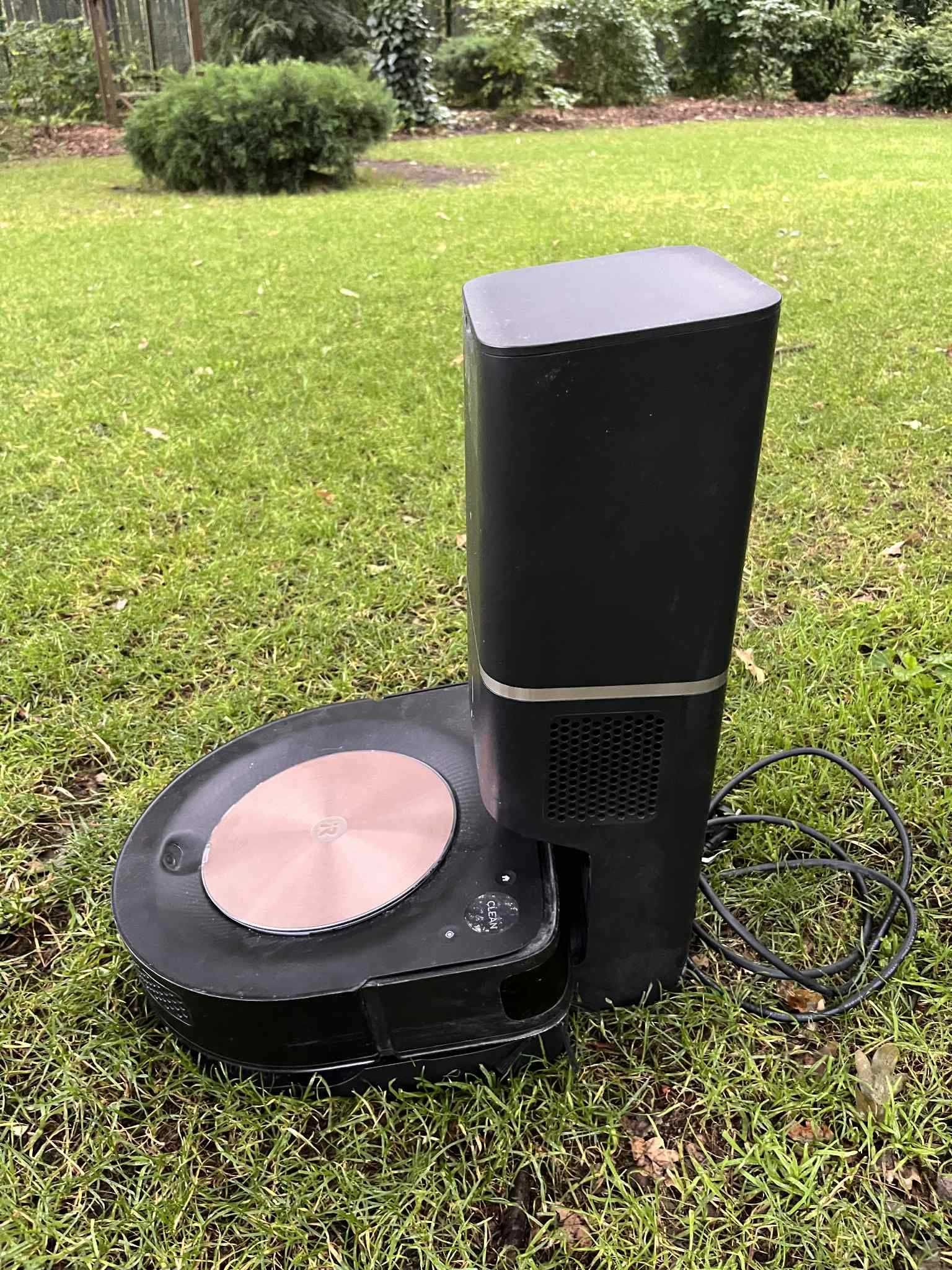 iRobot Roomba s9+ + Stacja czyszcząca – stan bardzo dobry